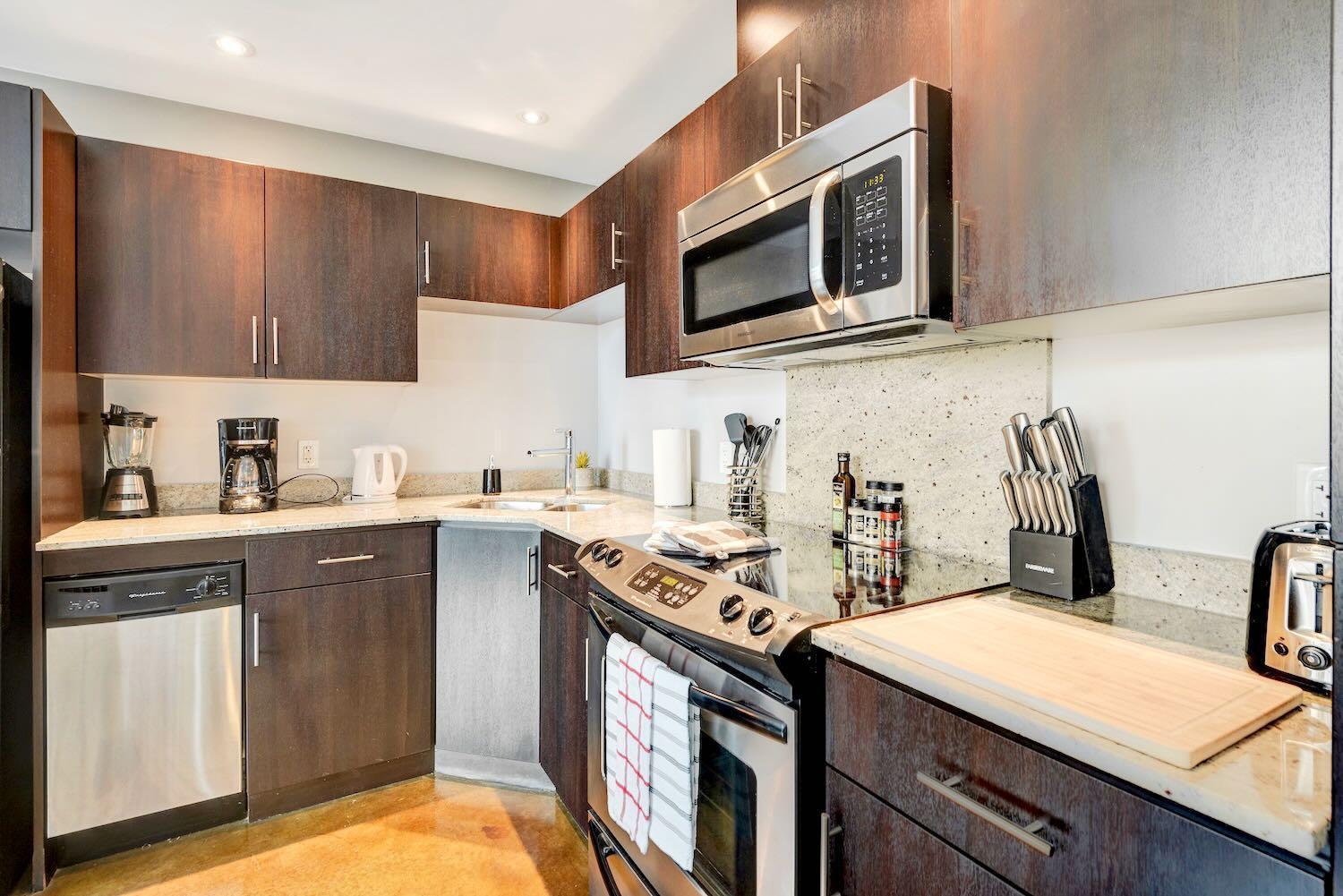 Modern 2Br Condo - King Bed - Downtown City Views Calgary Zewnętrze zdjęcie