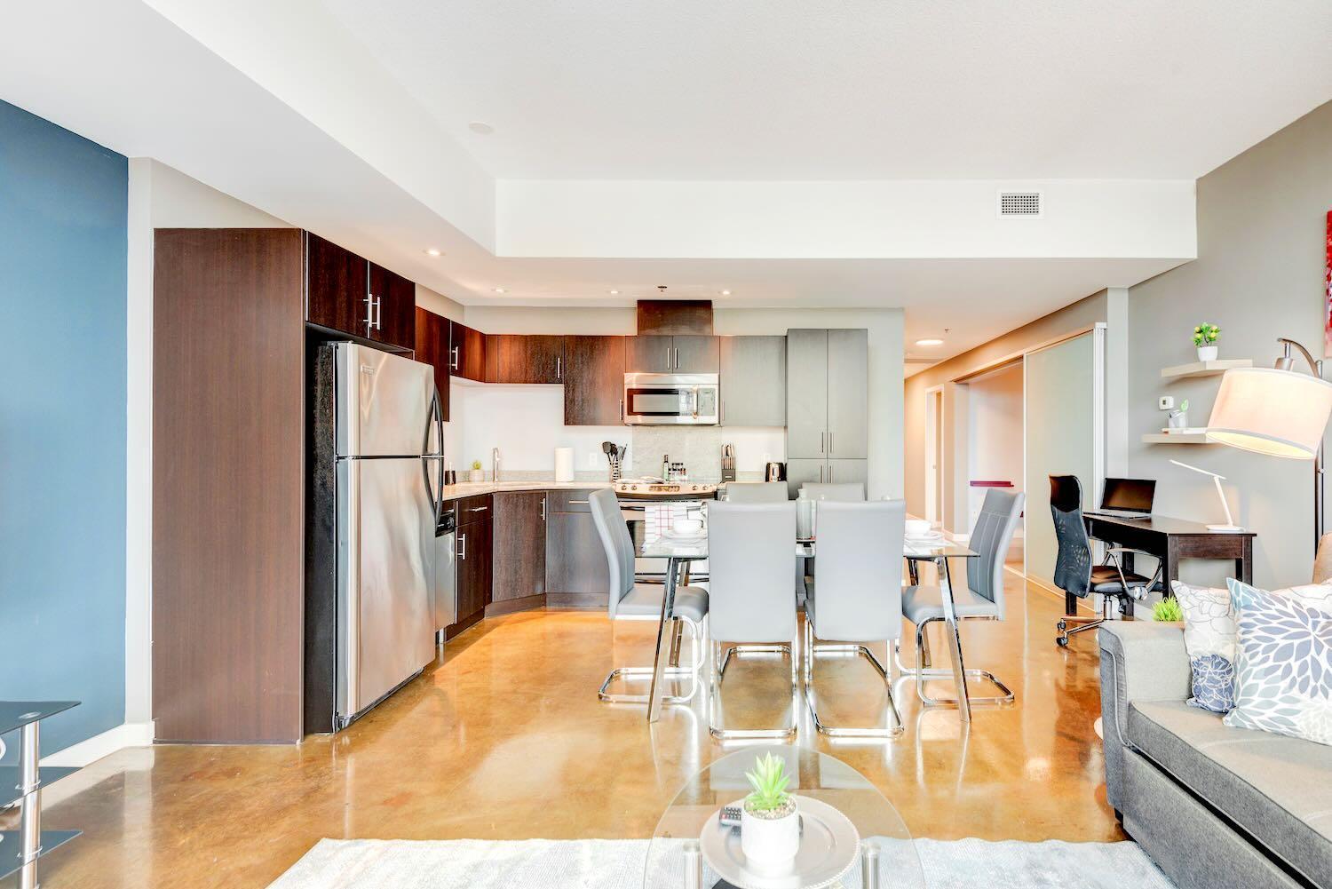 Modern 2Br Condo - King Bed - Downtown City Views Calgary Zewnętrze zdjęcie