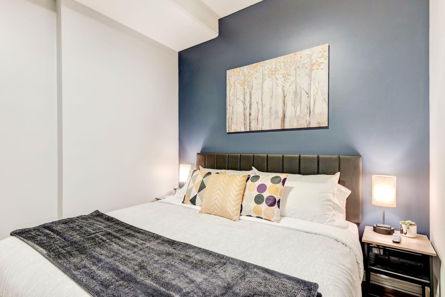 Modern 2Br Condo - King Bed - Downtown City Views Calgary Zewnętrze zdjęcie